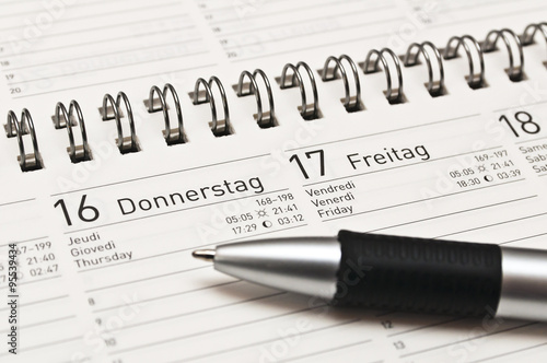 Wallpaper Mural Terminplaner und Kugelschreiber Torontodigital.ca