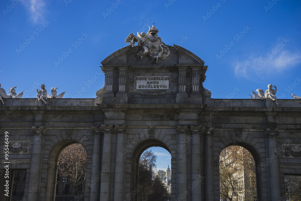 Fototapeta premium mythical alcala door in the capital of Spain, Madrid