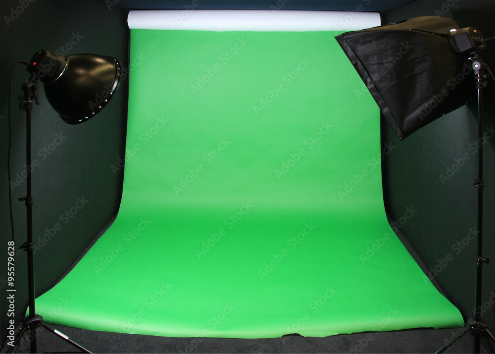 Obraz premium Green Screen studio backdrop and film lighting rigs