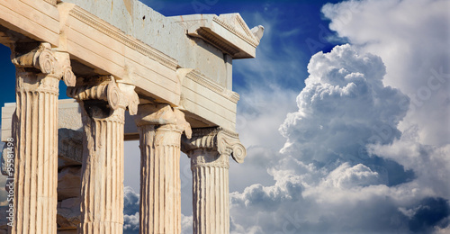 Obraz na plátně Athens - The Erechtheion on Acropolis in morning light.