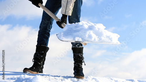 Wallpaper Mural Manual snow removal Torontodigital.ca