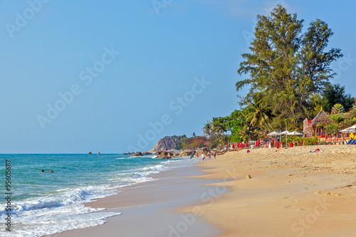 Fototapeta Naklejka Na Ścianę i Meble -  Sunny morning on Lamai beach..Koh Samui. Thailand..