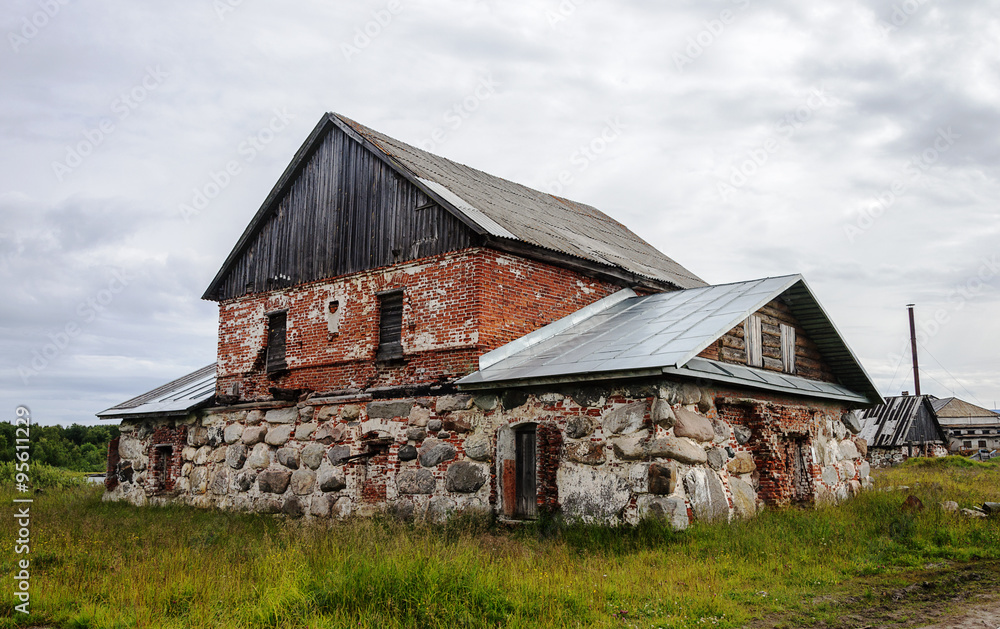 Old monastic bathhouse of large stones on Big Solovetsky Island Old monastic bathhouse of large stones on Big Solovetsky Island