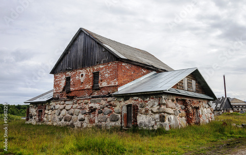 Old monastic bathhouse of large stones on Big Solovetsky Island