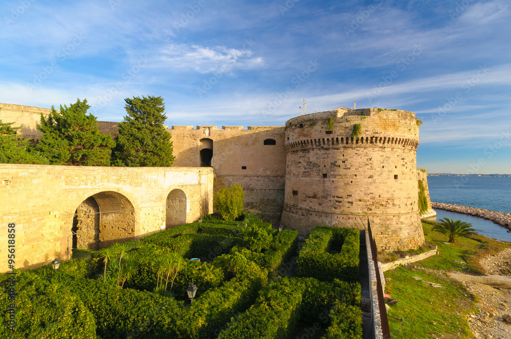 Taranto Castello Aragonese StockFoto Adobe Stock