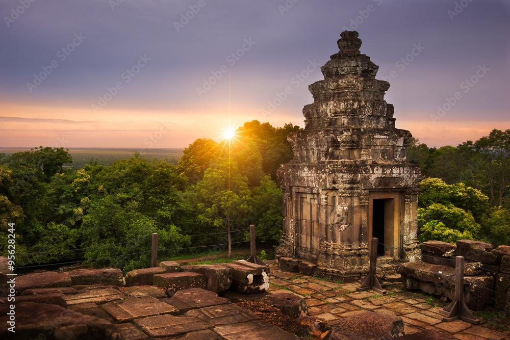 Phnom Bakheng Sunset