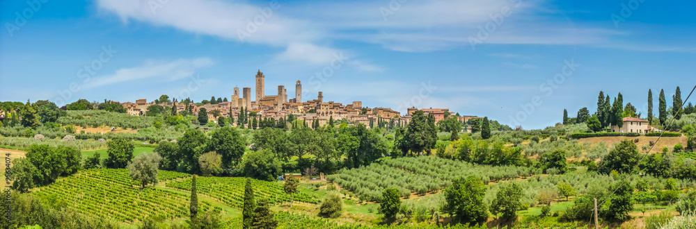Fototapeta premium Średniowieczne miasto San Gimignano, Toskania, Włochy