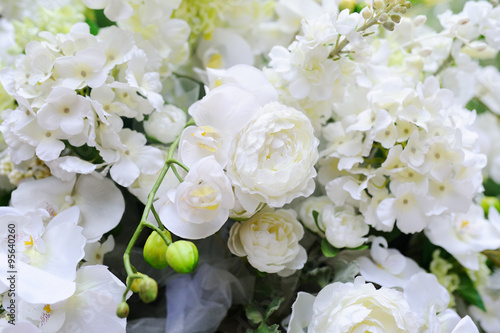 Wedding arch of white orchids and roses © Evgeniy Kalinovskiy
