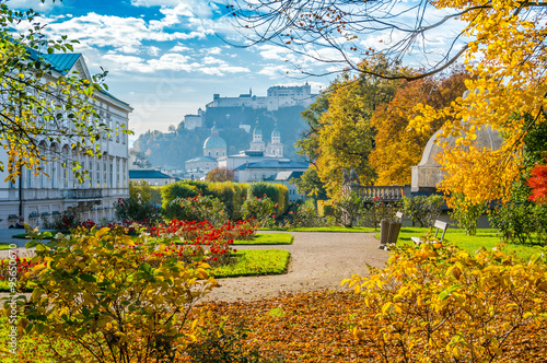 Obraz na płótnie Historic city of Salzburg from famous Mirabell garden, Salzburger Land, Austria w salonie