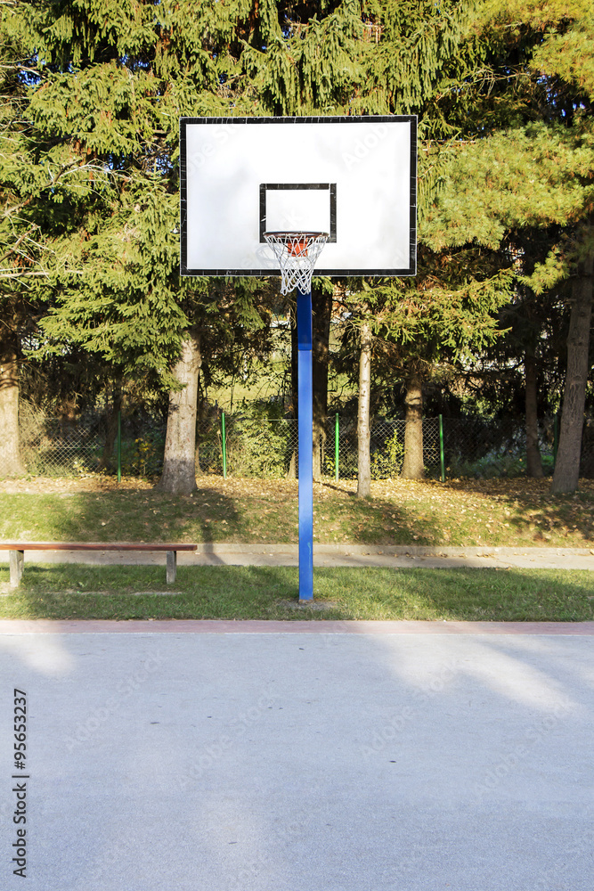 Obraz premium Outdoor basketball court