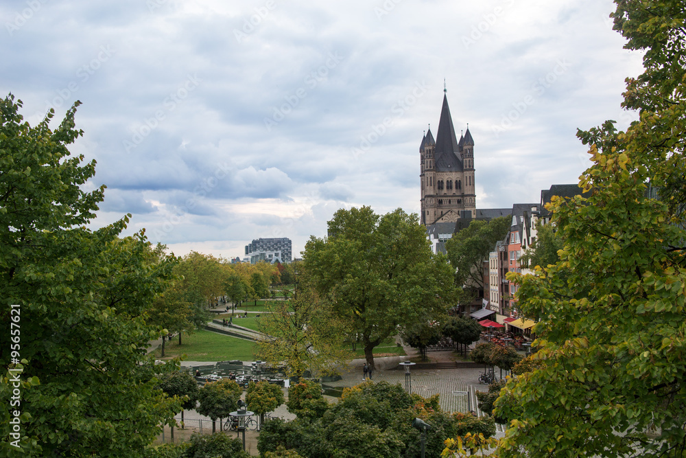 Great St. Martin Kirche und Krahnhäuser Köln Great St. Martin Kirche und Krahnhäuser Köln