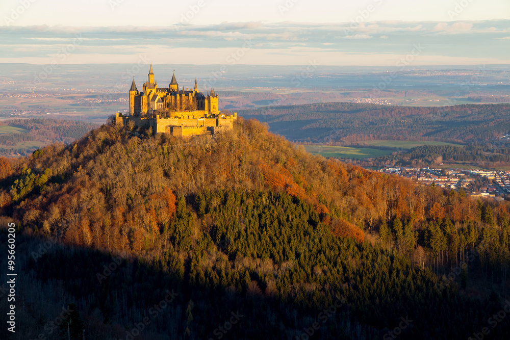 Burg Hohenzollern im Morgenlicht / Schwäbische Alb