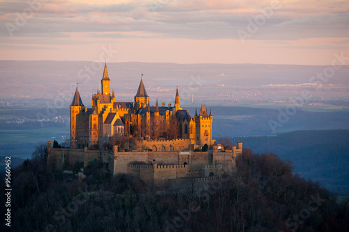 Burg Hohenzollern im Morgenlicht / Schwäbische Alb #95660452