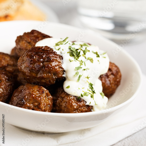 Hackbällchen - meat balls photo