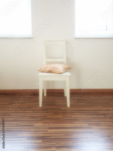 Der einsame Stuhl