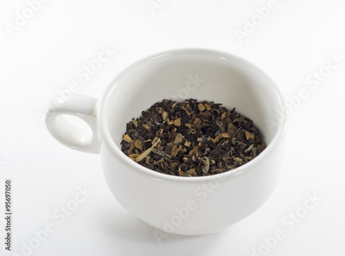 dry tea leaf in a cup