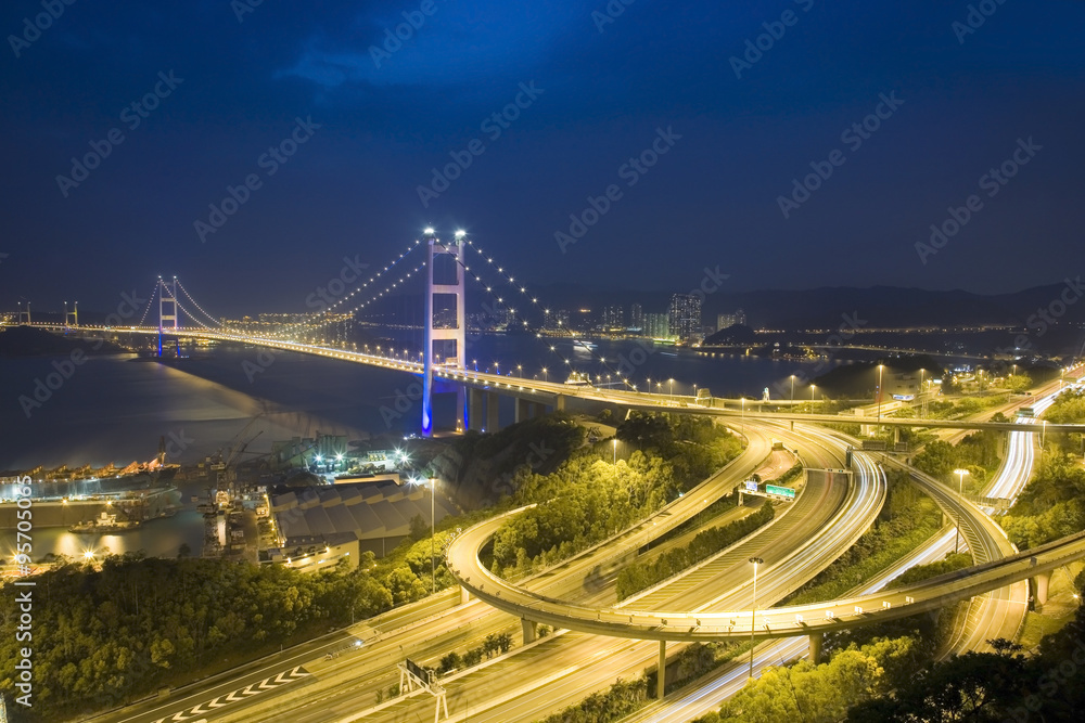 Fototapeta premium Ching Ma Bridge in Hong Kong