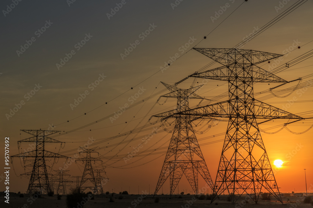 Fototapeta premium Dubaï, Pylônes électriques