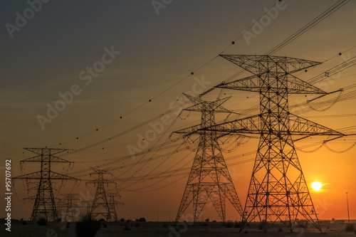 Dubaï, Pylônes électriques