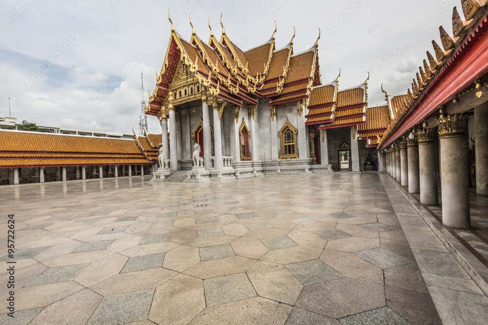 Naklejka premium he Marble Temple, Wat Benchamabopit Dusitvanaram in Bangkok, Tha