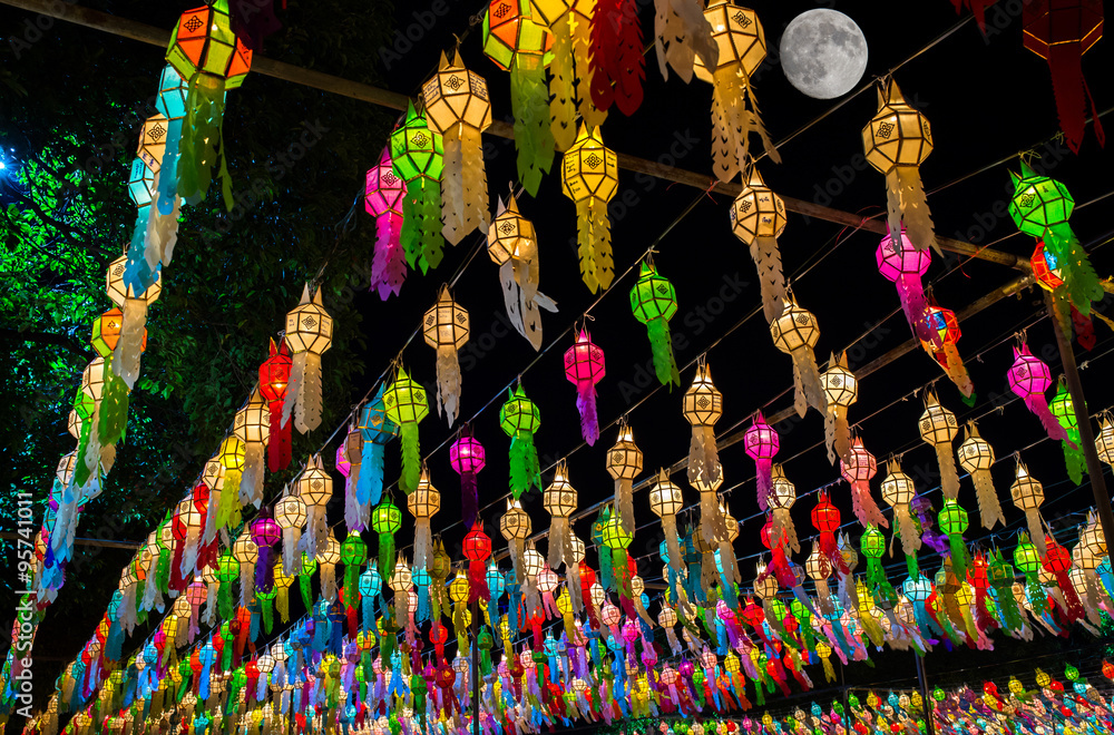 Naklejka premium Chinese lanters & Loykrathong fastival in Thailand.