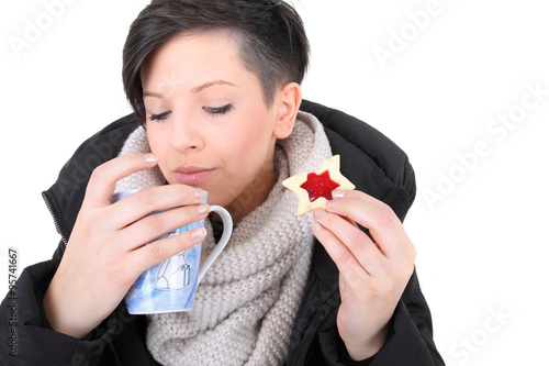 Plätzchen und Kaffee im Winter photo