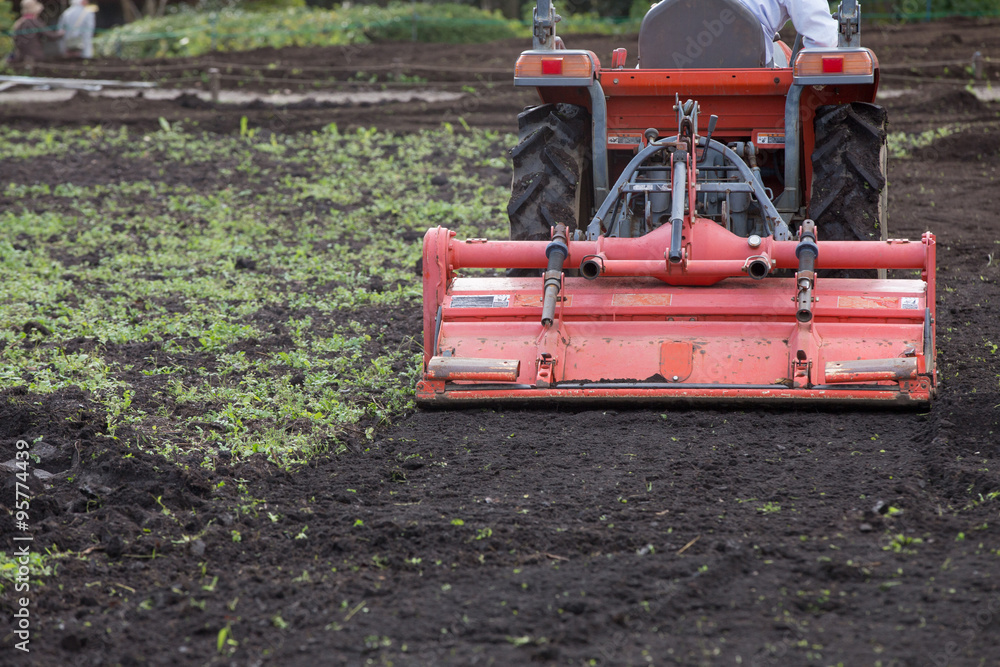 Obraz premium トラクター（耕耘機）