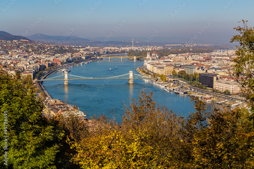 Obraz premium High view of Buildings in Budapest During the Day