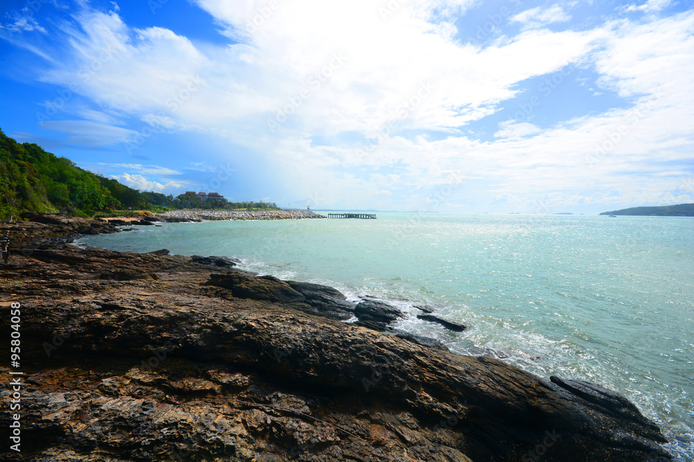 Fototapeta premium walkway beside the sea, sight seeing