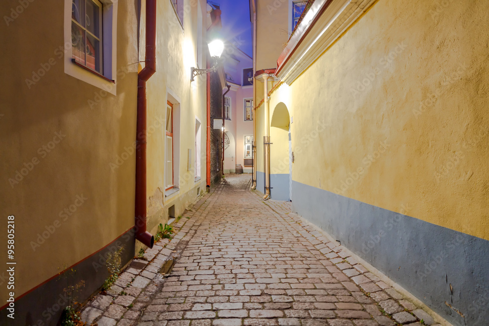 Fototapeta premium Tallinn. Old street at night.