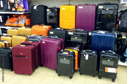 Fényképezés Sale of suitcases in the store