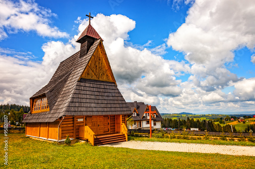 Fototapeta Naklejka Na Ścianę i Meble -  Small wooden church near Zakopane on Gubalowka, Poland.