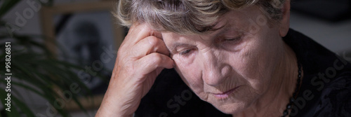 Tablou pe pânză Close-up on distraught widow