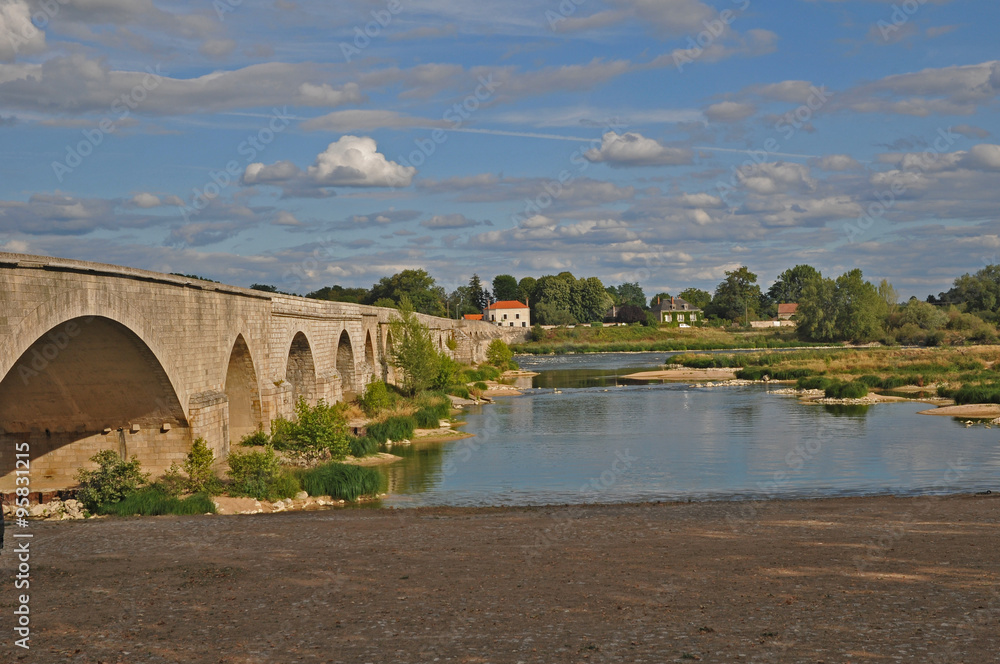 Beaugency,  ponte sulla Loira  - Loira, Francia
