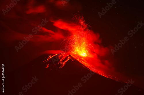 Fototapeta Tungurahua Volcano Night Explosion