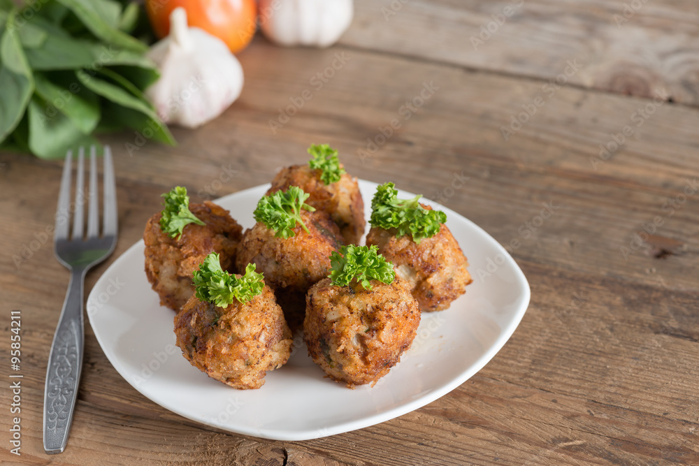 Meatballs in the plate.