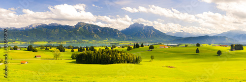 Panorama Landschaft in Bayern mit Berge #95863802