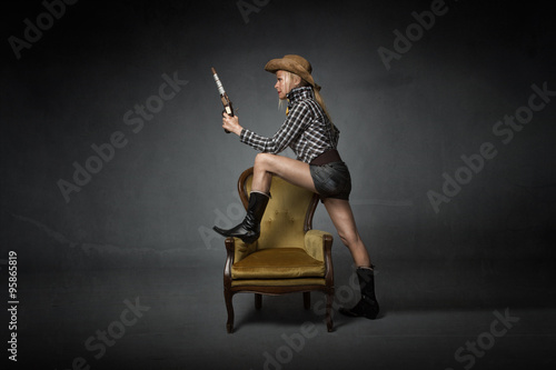 western woman profile viewing © Garrincha