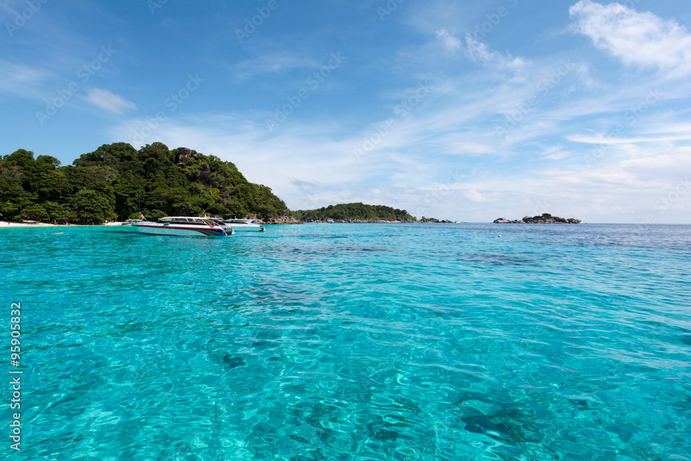 Fototapeta premium Beautiful tropical beach with sea view, clean water at Similan I