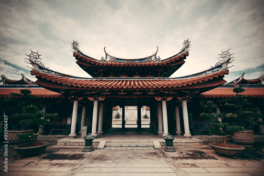 Fototapeta premium Singapore Chinese temple