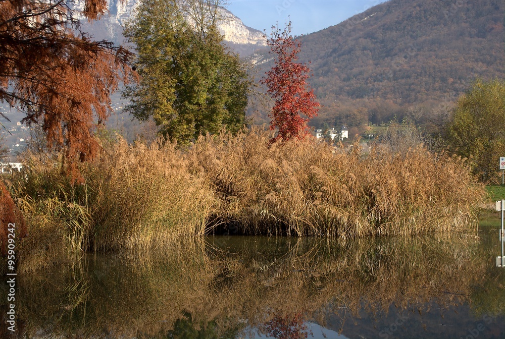 Lac de Challes les Eaux - Savoie.