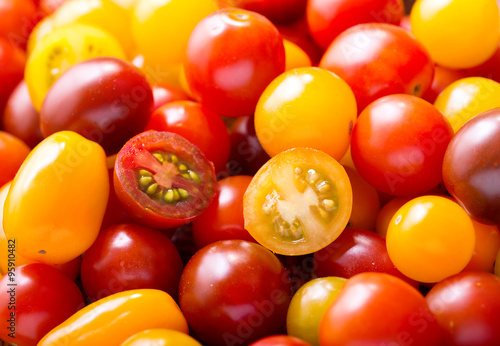 фотографія various cherry tomatoes