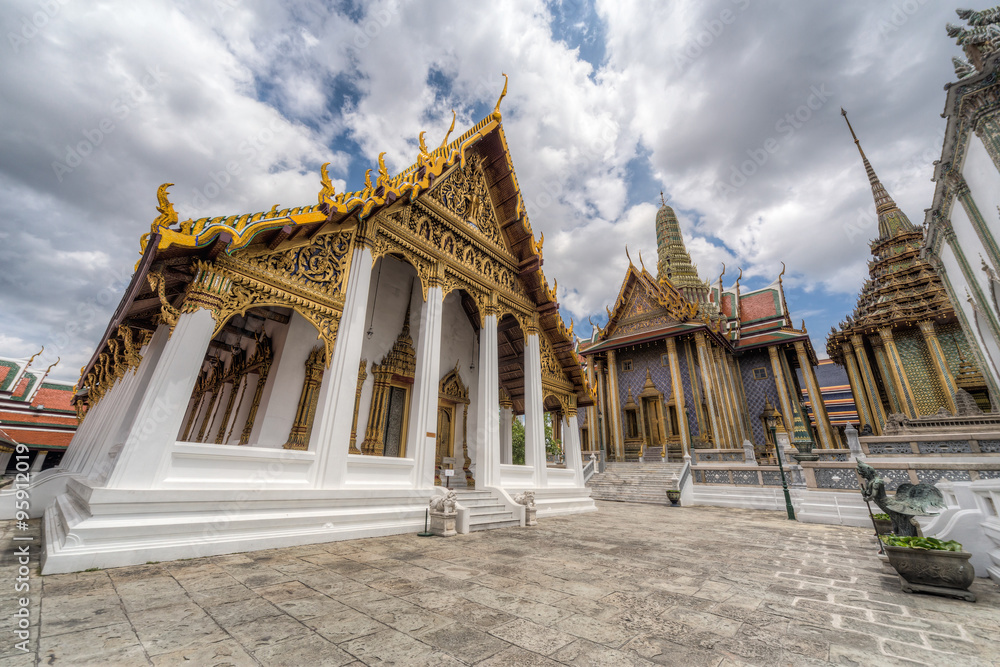 Hor Phra Monthian Dharma Temple and Prasat Phra  Dhepbidorn