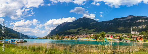 Panorama view of Lungern lake and the town © Peter Stein