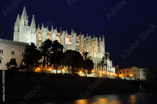 Kathedrale von Palma bei Nacht