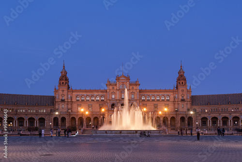 la Sevilla Monumental, plaza de España de Aníbal González