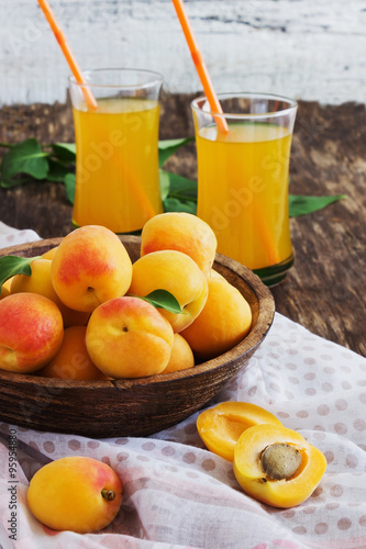 ripe apricots and apricot juice