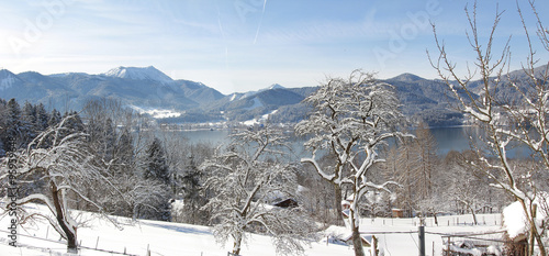 Blick vom Gmunder Höhenweg zum Tegernsee, Winterlandschaft