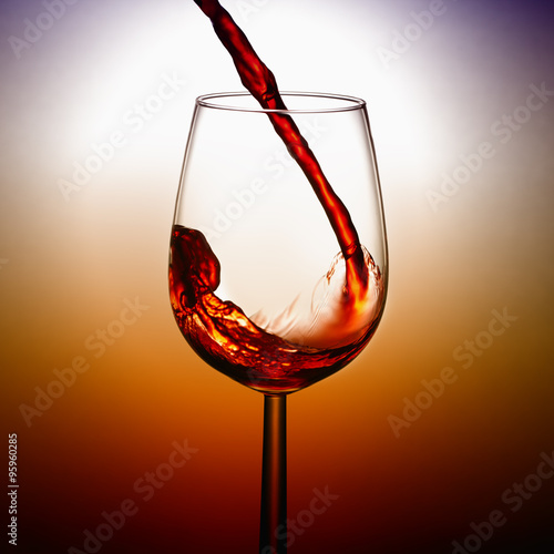 wine splash, pouring red wine