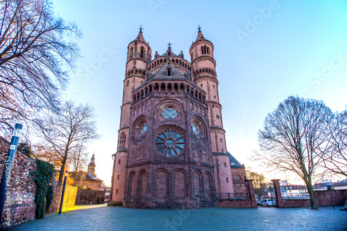New-Romanesque Cathedral in Worms, Wormser Dom, Background light